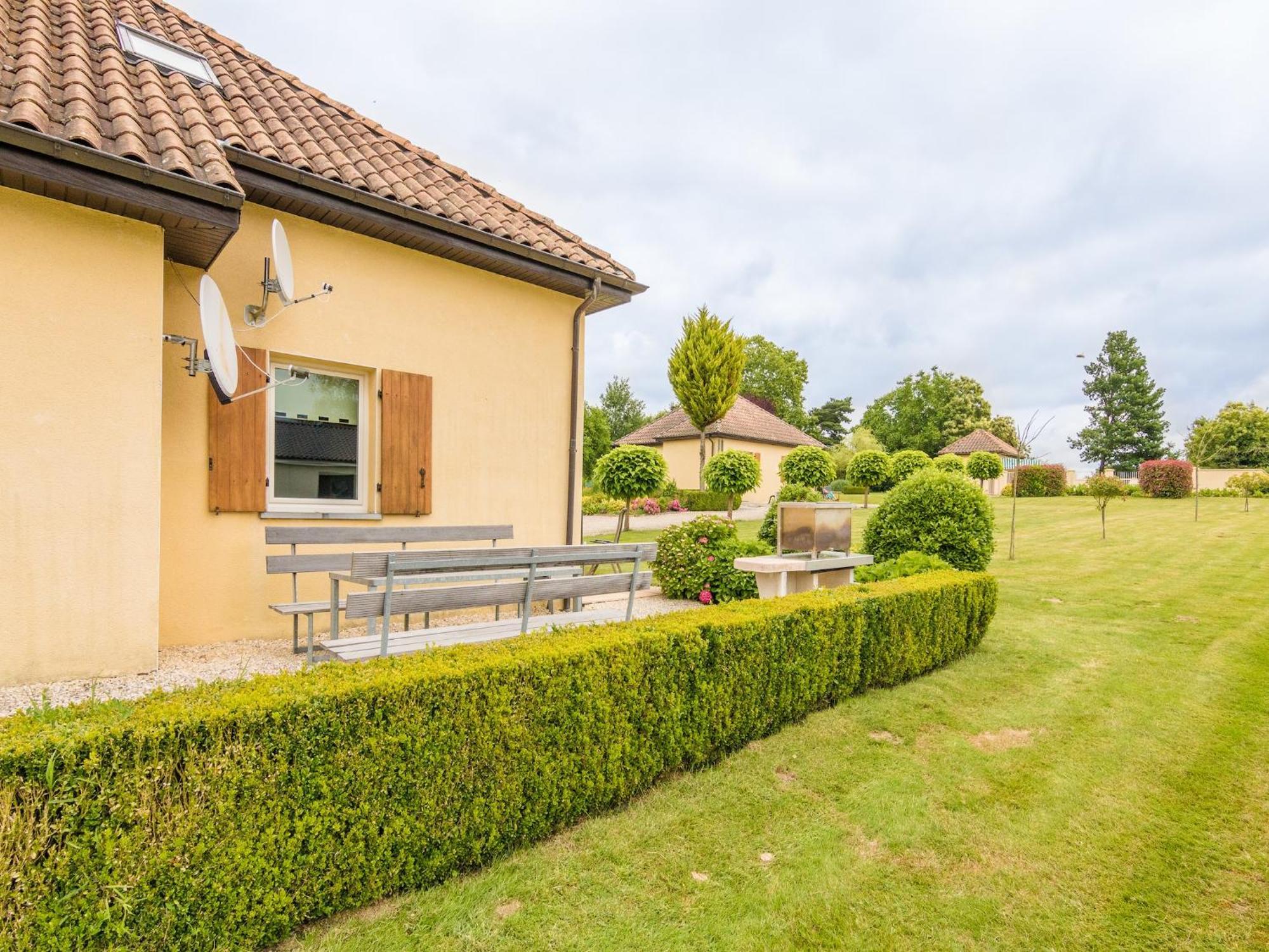 Modern Holiday Home In Aquitaine Saint-Nexans Exterior foto